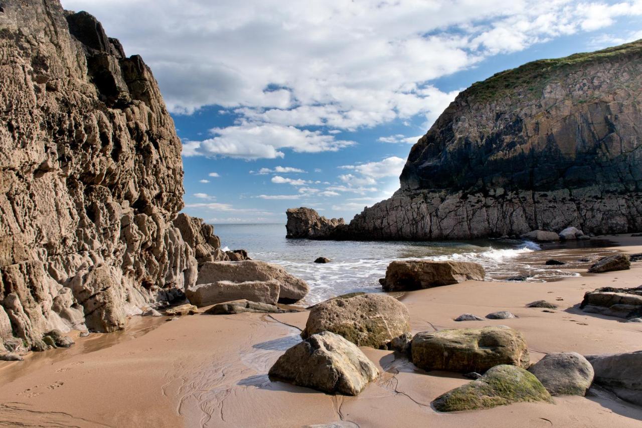 Yha Manorbier Hostel Tenby Ngoại thất bức ảnh
