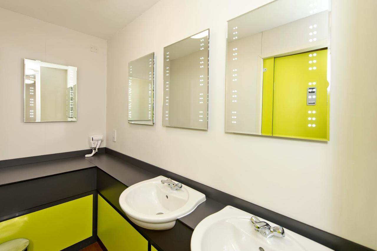 Yha Manorbier Hostel Tenby Ngoại thất bức ảnh