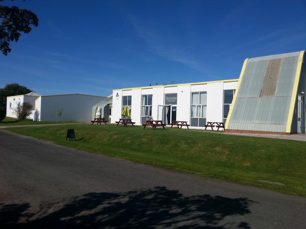 Yha Manorbier Hostel Tenby Ngoại thất bức ảnh
