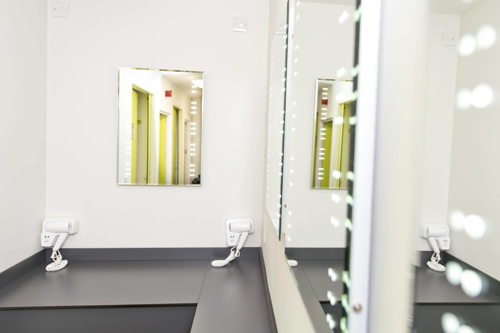 Yha Manorbier Hostel Tenby Ngoại thất bức ảnh