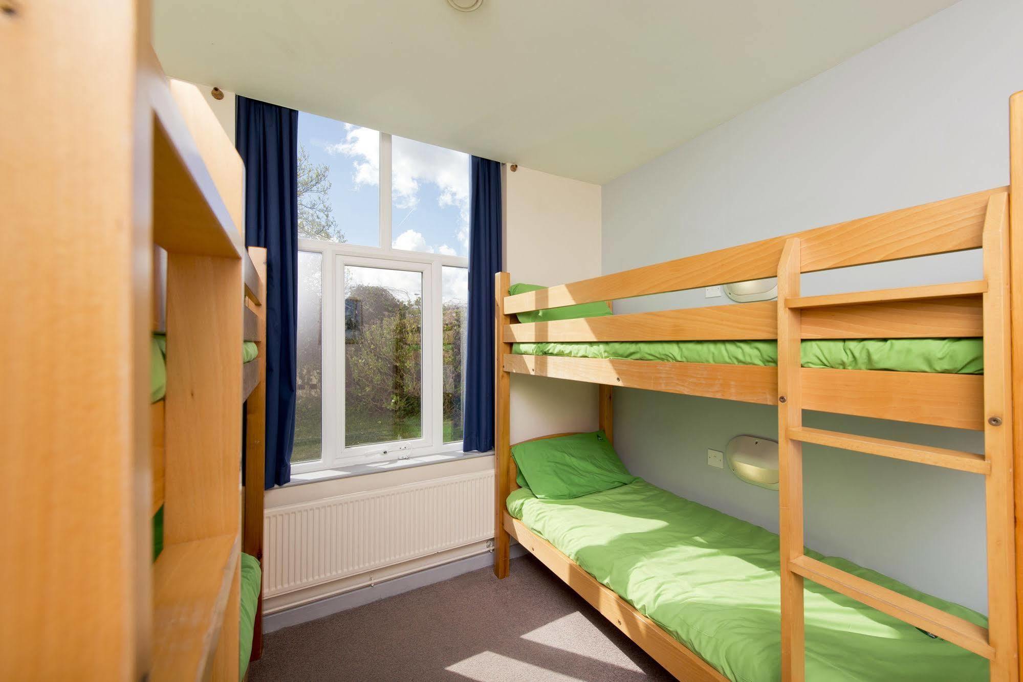 Yha Manorbier Hostel Tenby Ngoại thất bức ảnh