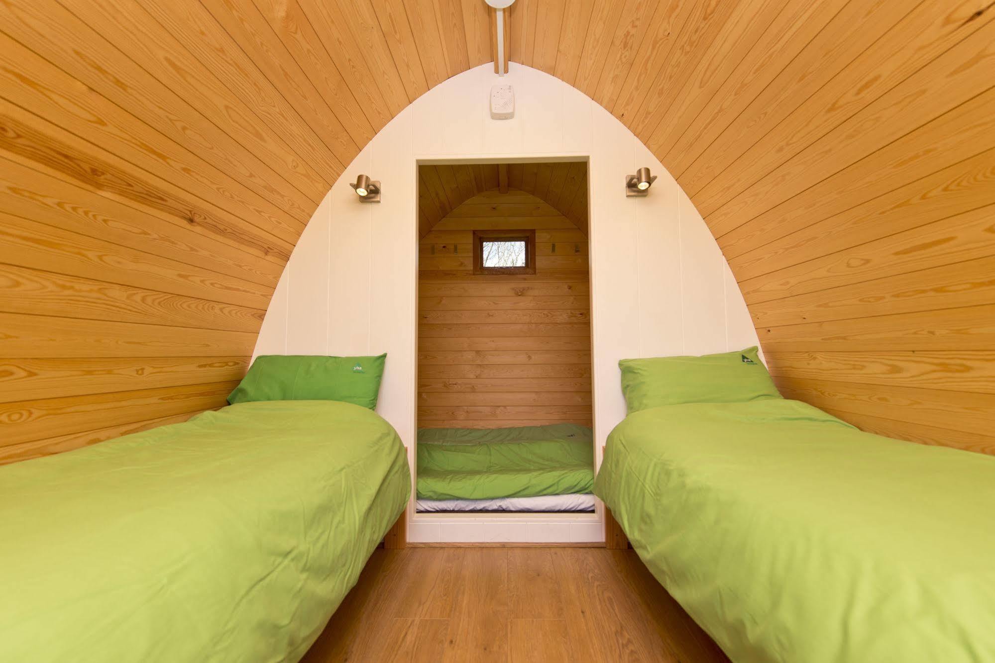 Yha Manorbier Hostel Tenby Ngoại thất bức ảnh