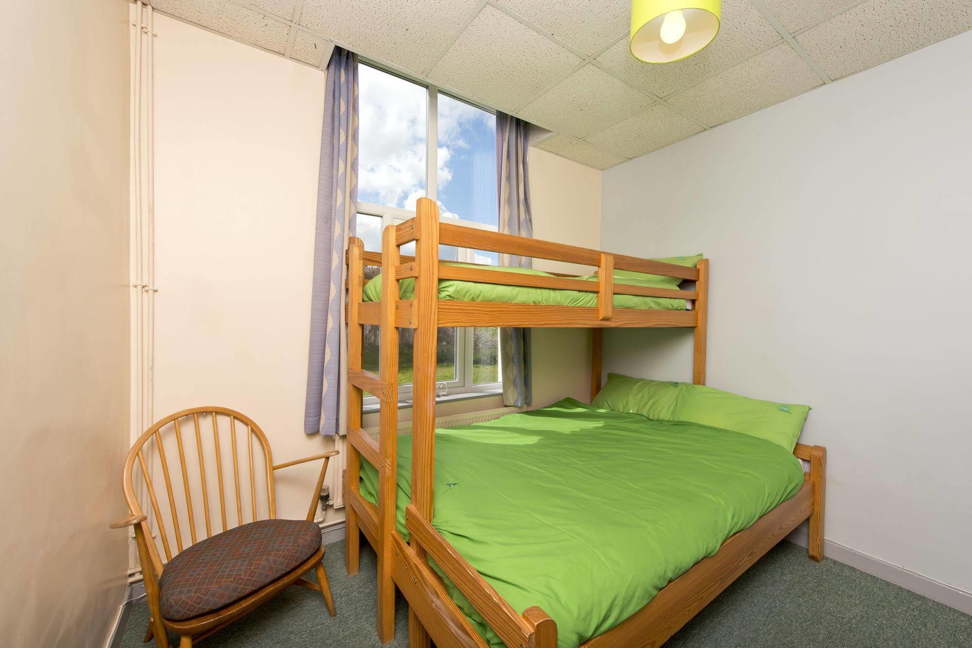Yha Manorbier Hostel Tenby Ngoại thất bức ảnh