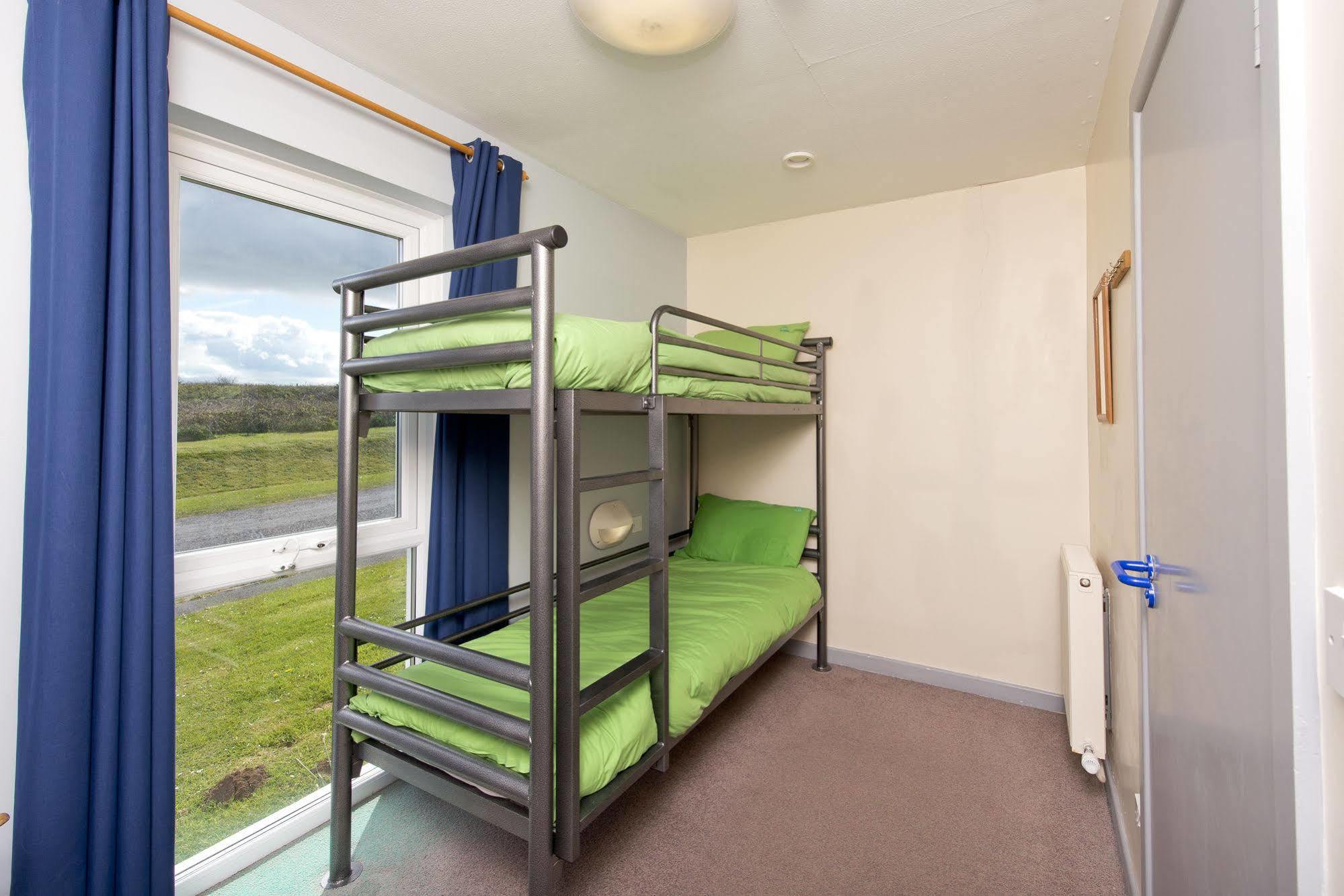 Yha Manorbier Hostel Tenby Ngoại thất bức ảnh