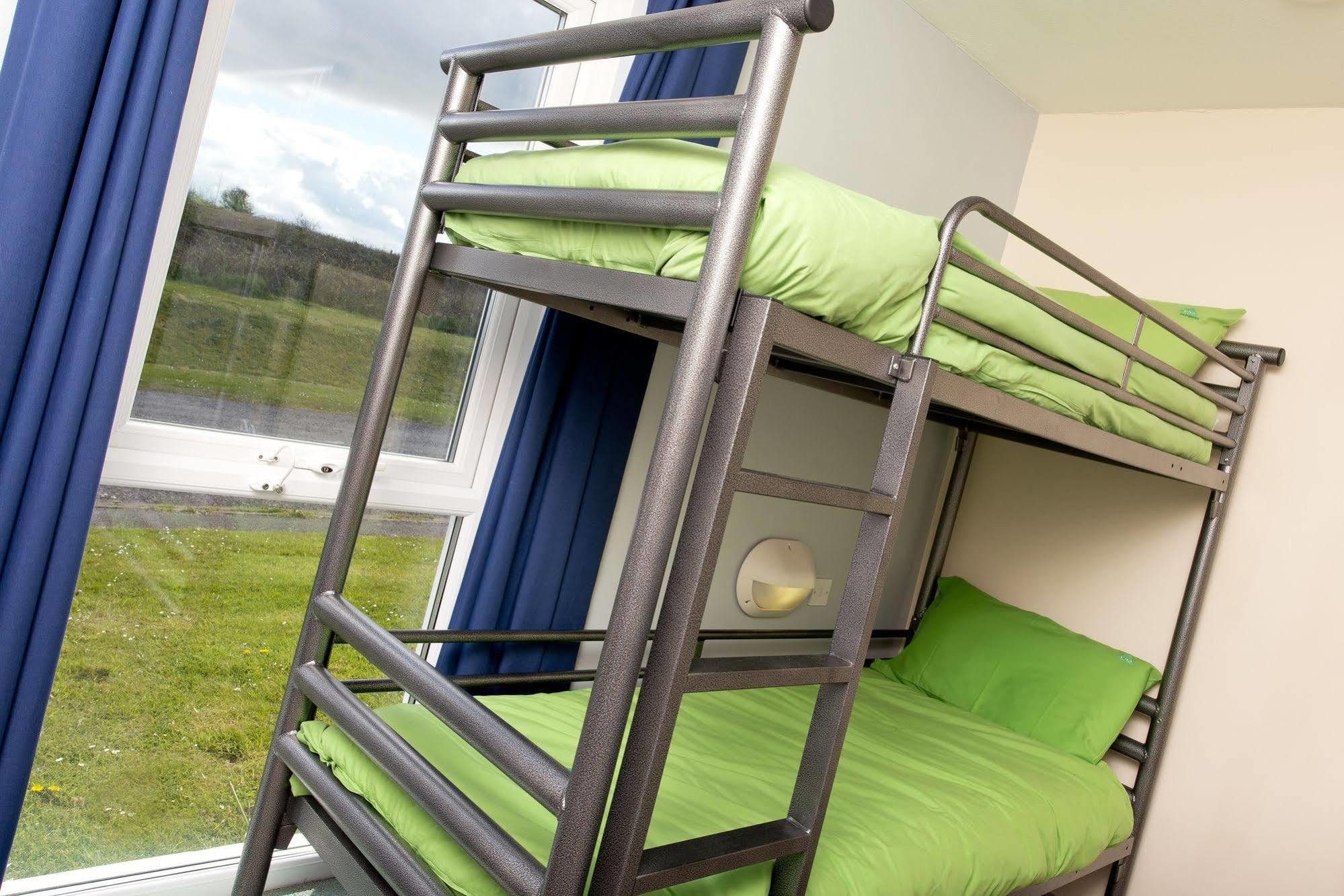 Yha Manorbier Hostel Tenby Ngoại thất bức ảnh